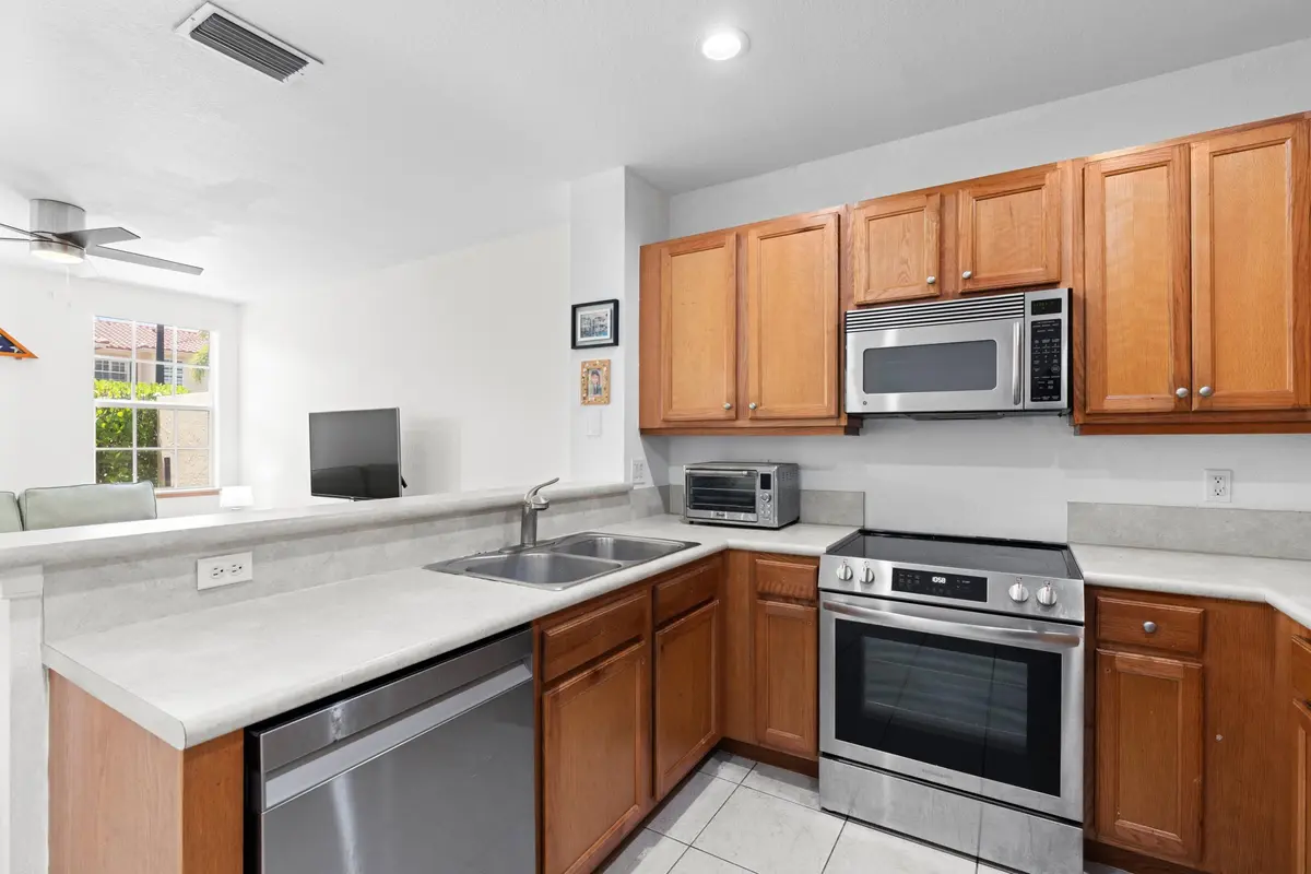 Kitchen at 1020 E LONGPORT Circle 6B, Delray Beach