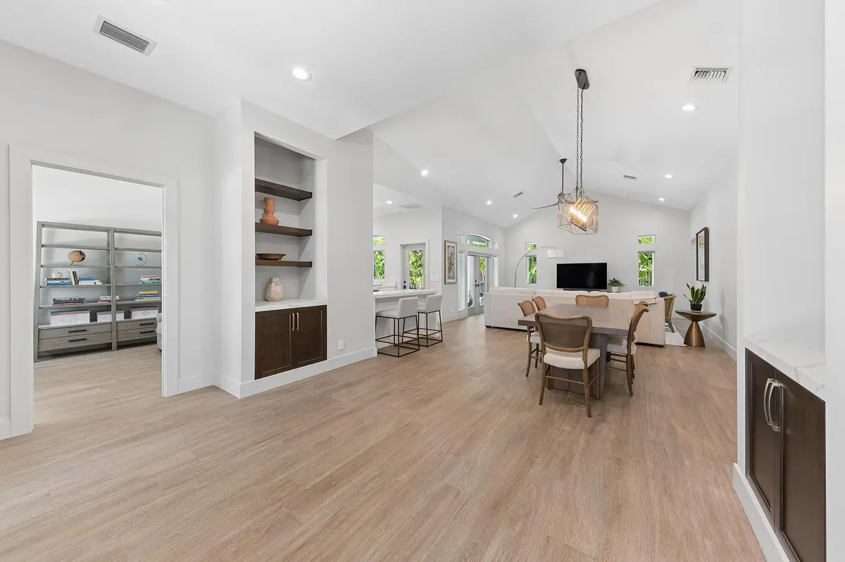 Spacious Foyer entryway at 115 NE 16TH Court, Delray Beach