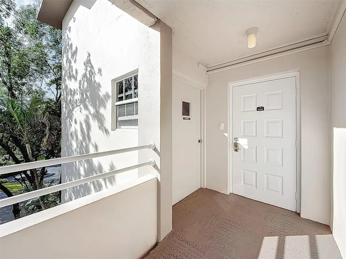 Photo 7 at 545 Oaks Lane 410, Pompano Beach