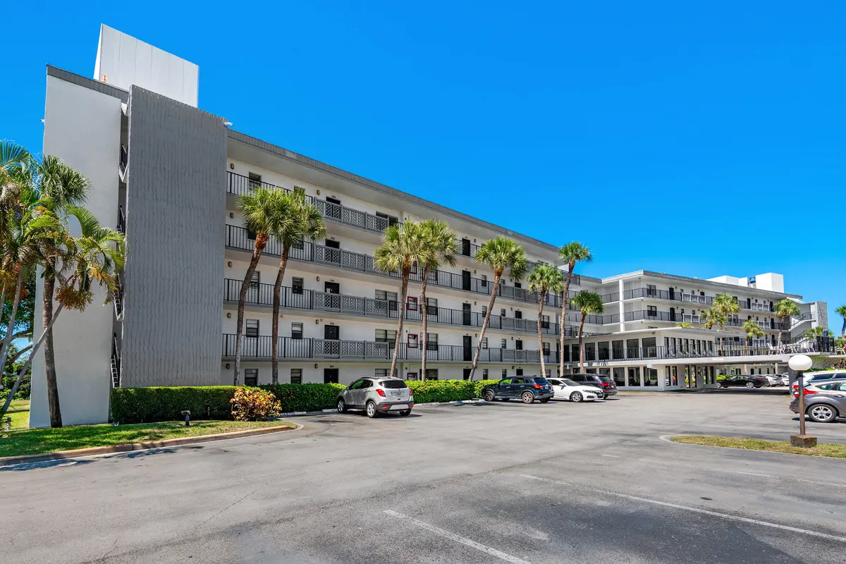 0-1 at 9235 SW 8th Street 502, Boca Raton