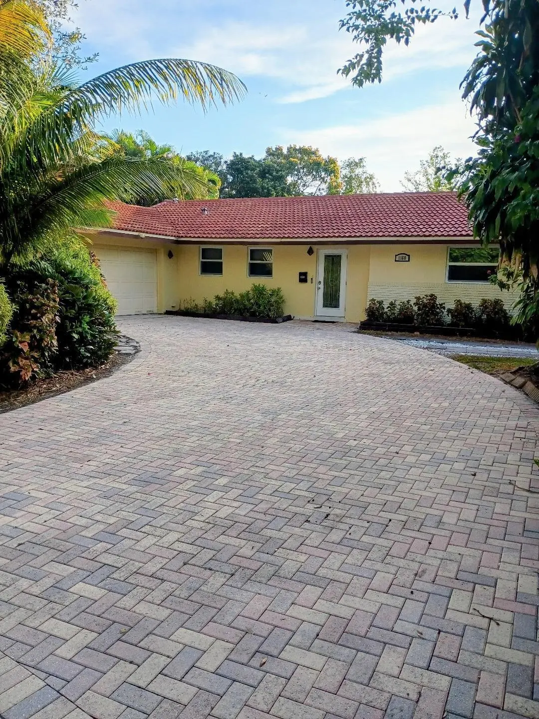 ROOF LINE 3 at , Plantation