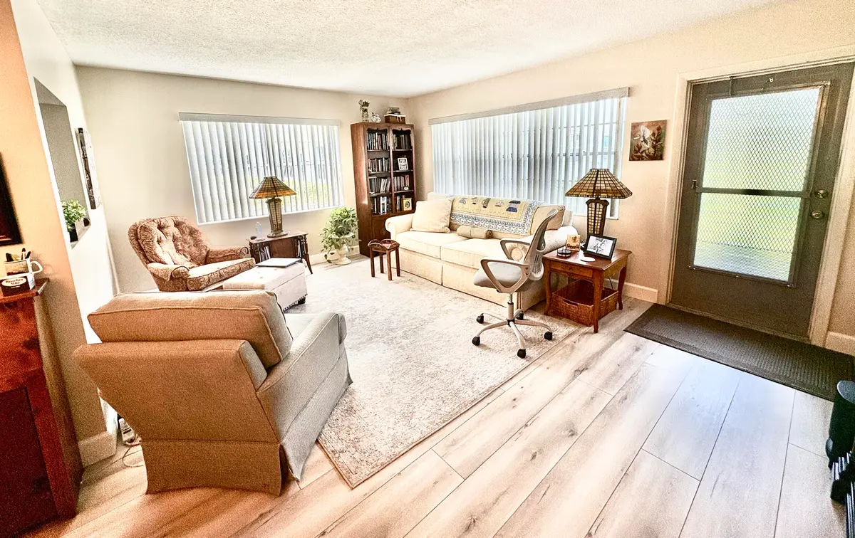 new floors at 140 WINDSOR G, West Palm Beach