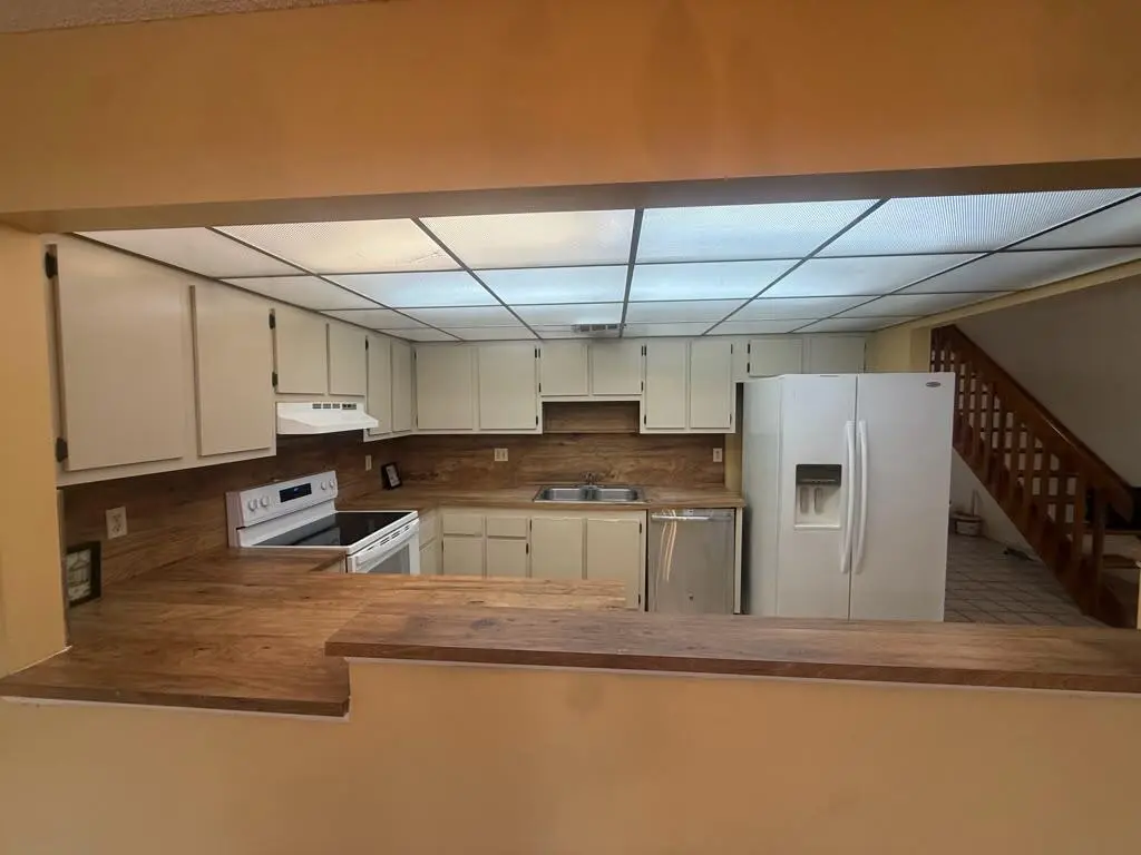 Lisa kitchen from living at 5006 S University Drive, Davie