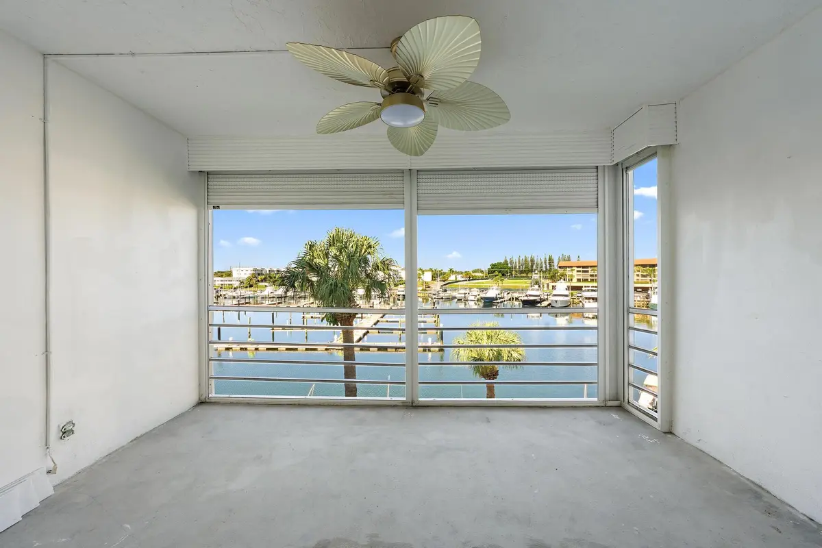 29 Yacht Club Dr 405-10 at 29 Yacht Club Drive Unit 405, North Palm Beach