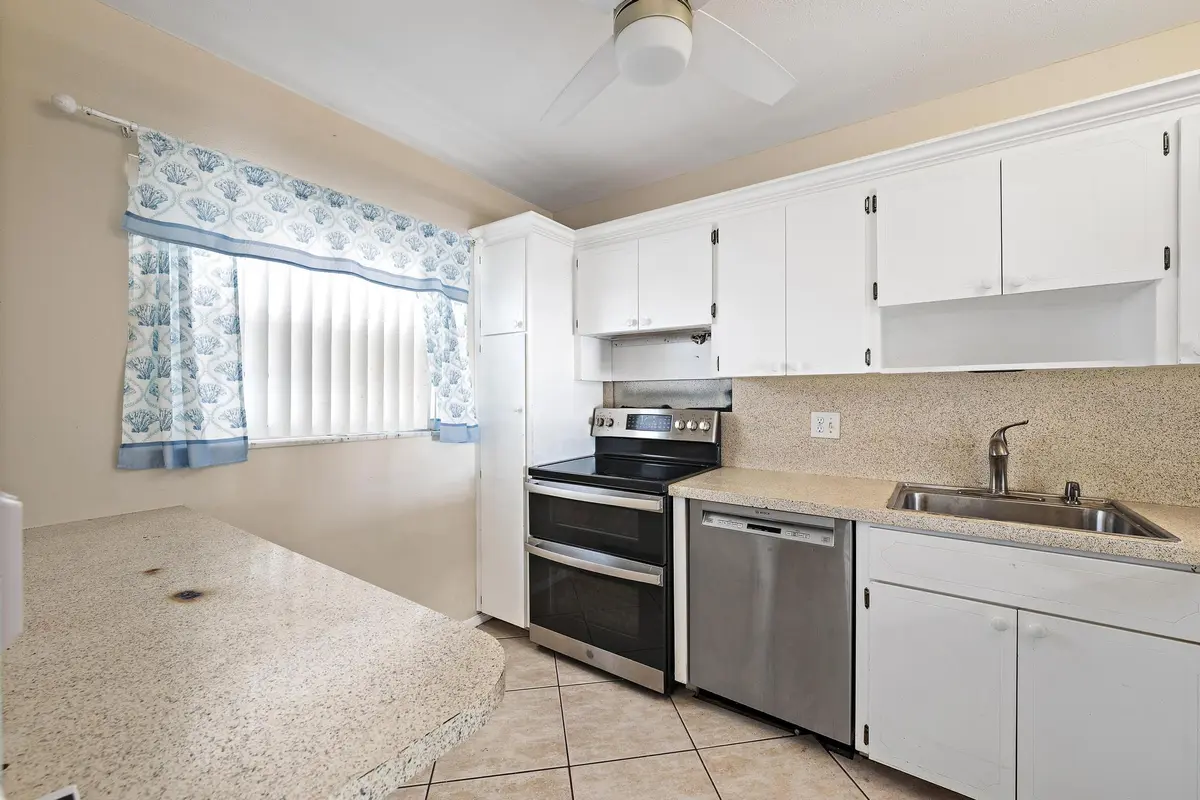 29 Yacht Club Dr 405-2 2 at 29 Yacht Club Drive Unit 405, North Palm Beach
