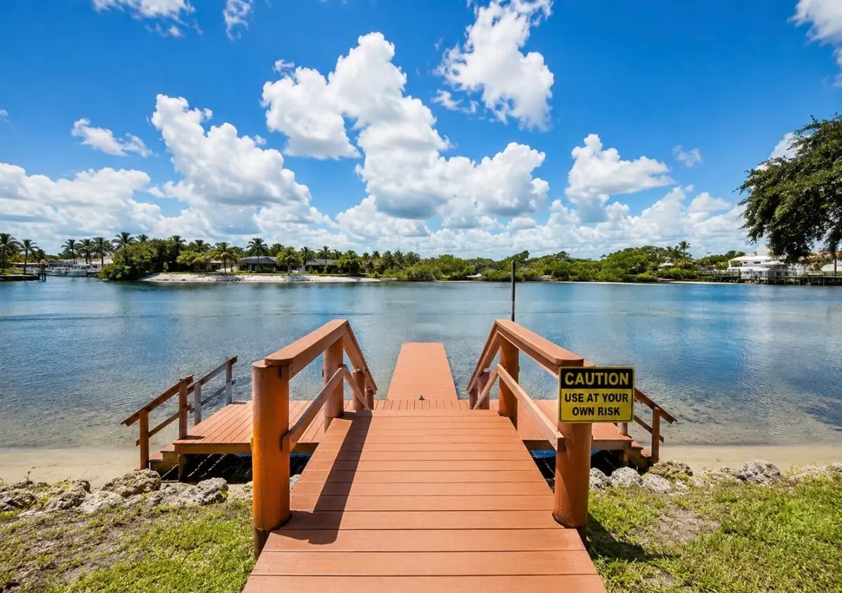 Day dock at 386 GOLFVIEW Road D, North Palm Beach
