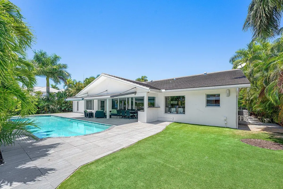 m44 at 2540 MERCEDES Drive, Fort Lauderdale