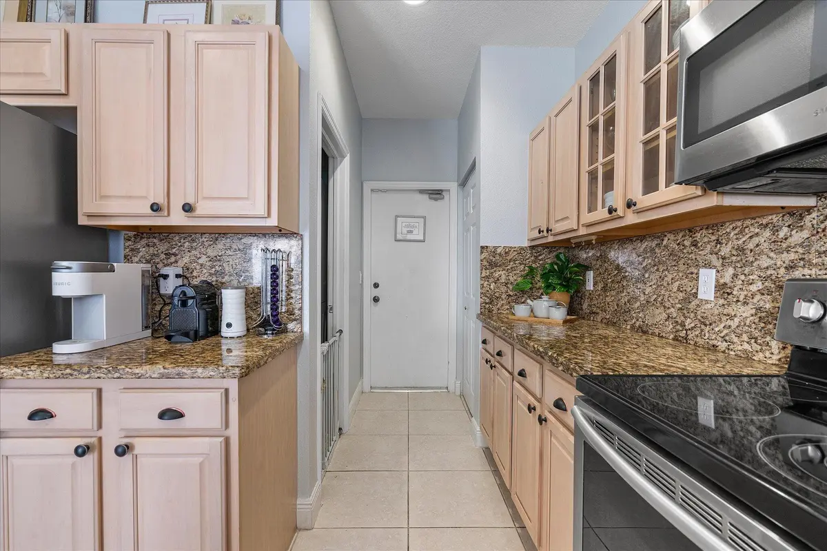 026-26-16871 SW 5th Ct_0026 at 16871 SW 5th Court, Weston