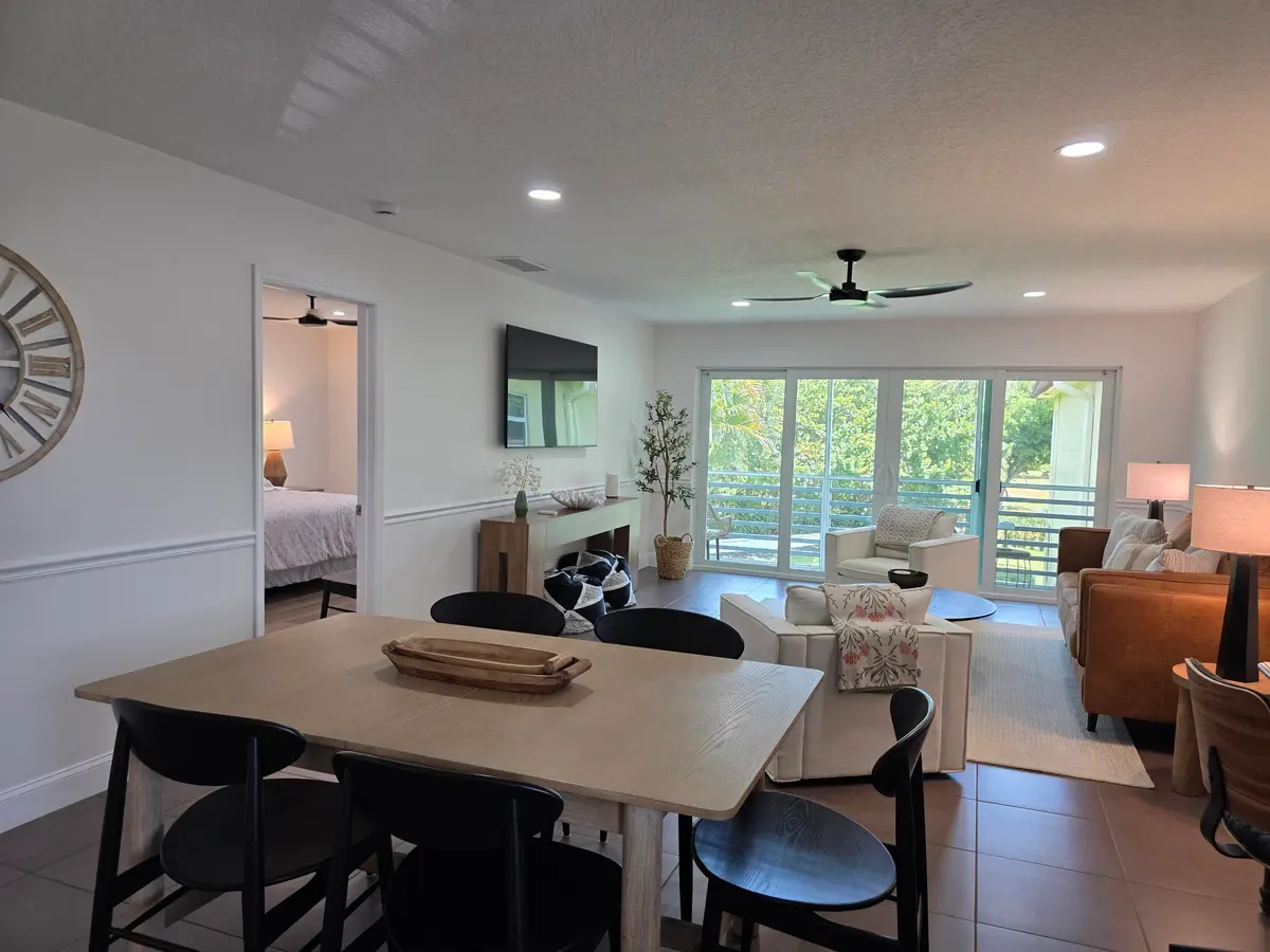 Dining Area at 717 S Us Highway 1 608, Jupiter