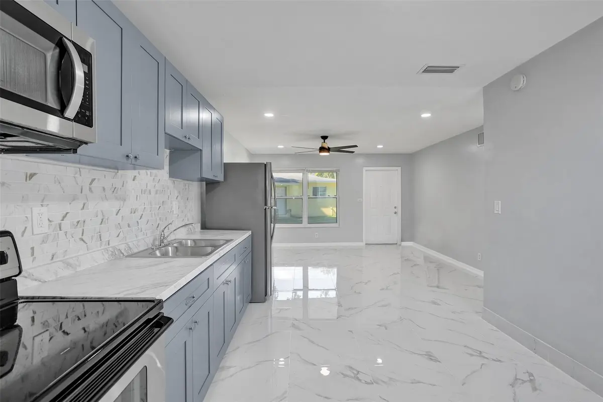 Photo 1 at 260 NE 41st Street, Oakland Park