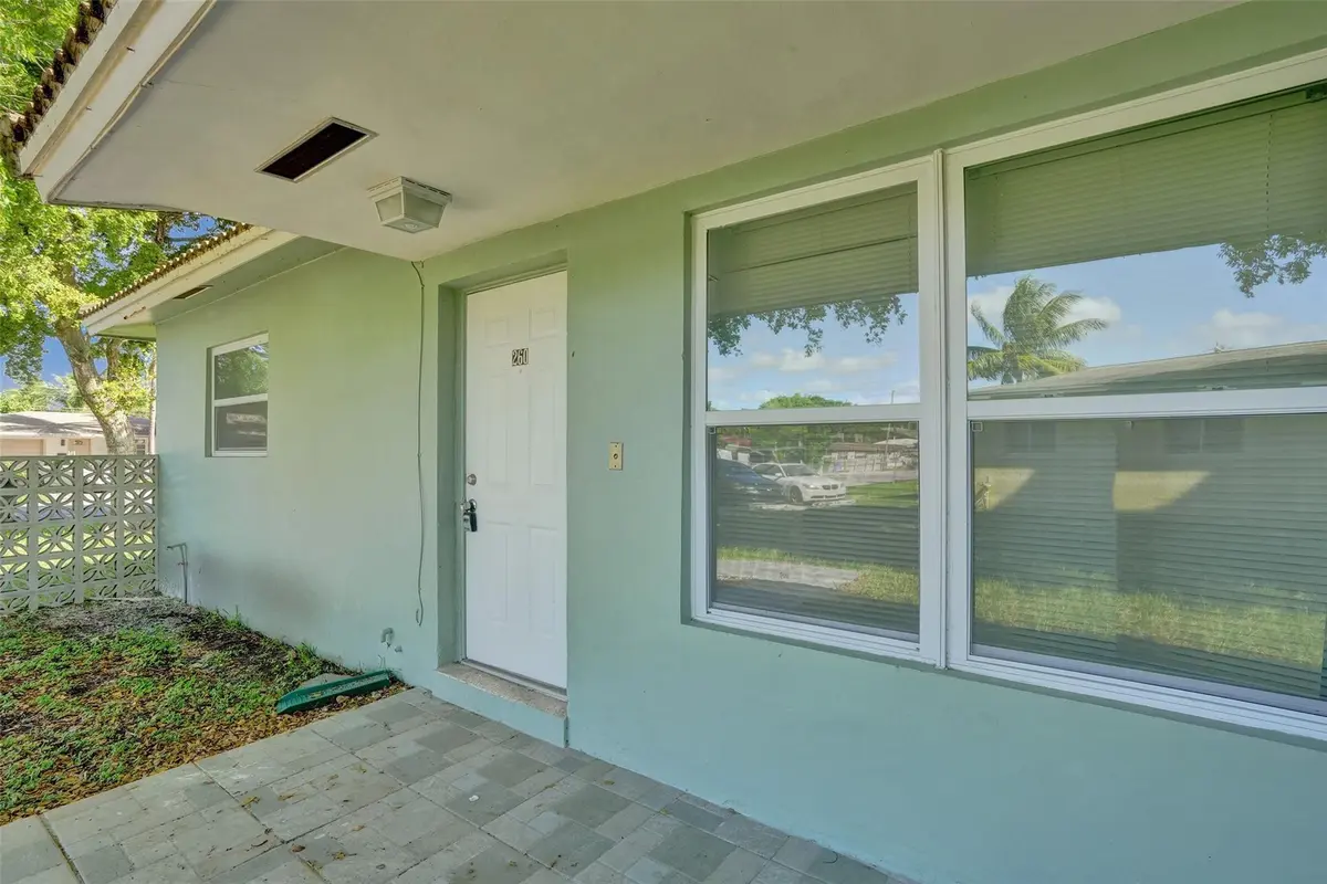 Photo 6 at 260 NE 41st Street, Oakland Park