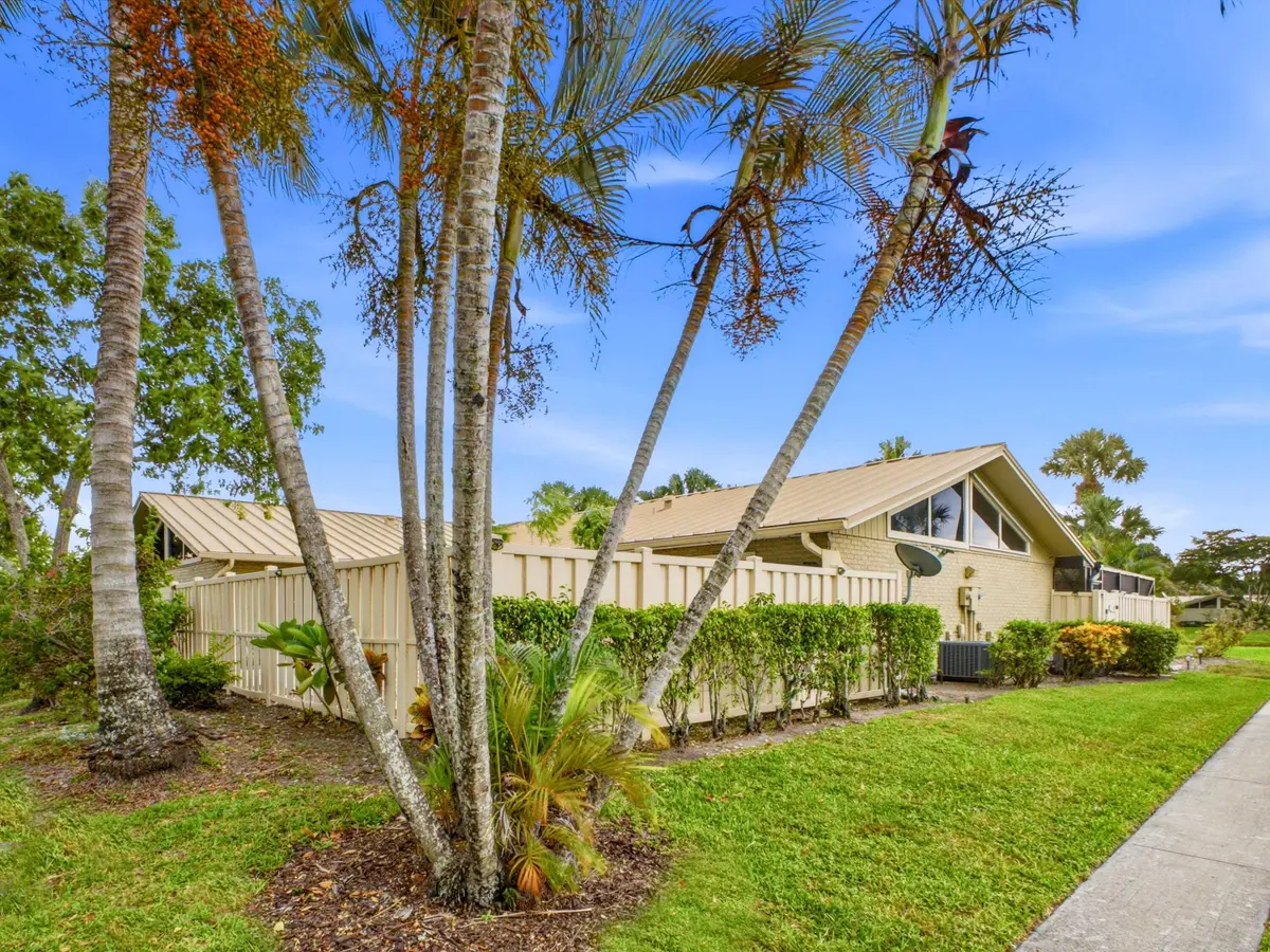 Front at 5933 GOLDEN EAGLE Circle, Palm Beach Gardens