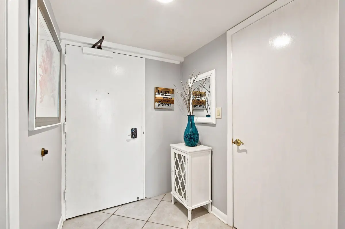 6-web-or-mls-Photo (36)-topaz at 2800 N HIGHWAY A1A 302, Fort Pierce