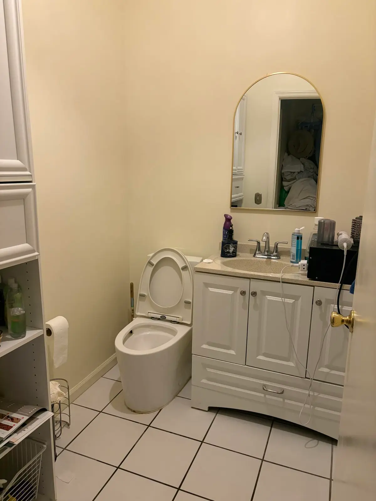 6807 bath at 6807 Via Regina 1, Boca Raton