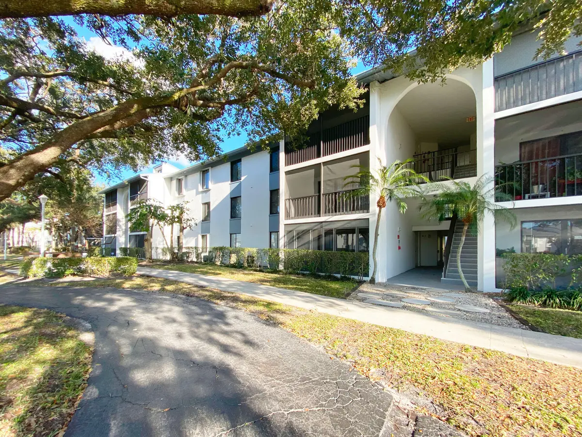 Front at 1015 GREEN PINE Boulevard C2, West Palm Beach