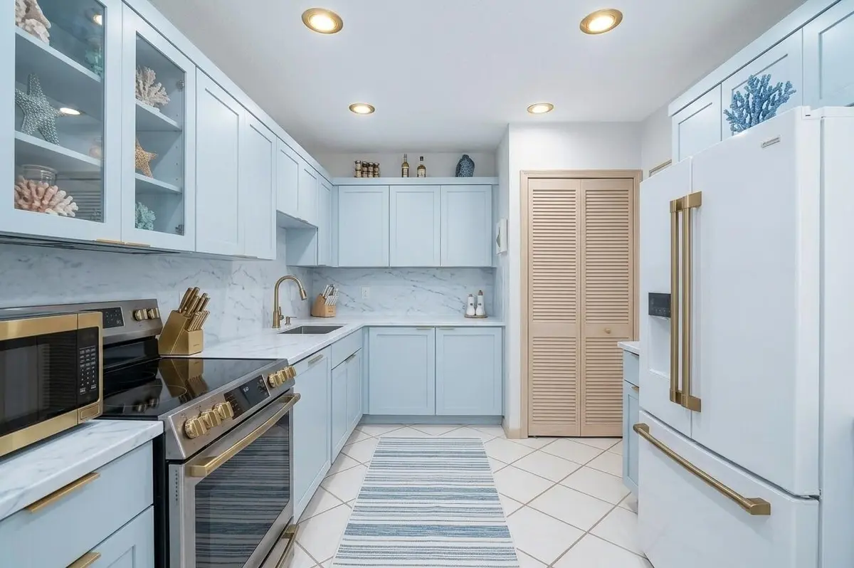 VIRTUAL Kitchen at 7 Southport Lane B, Boynton Beach