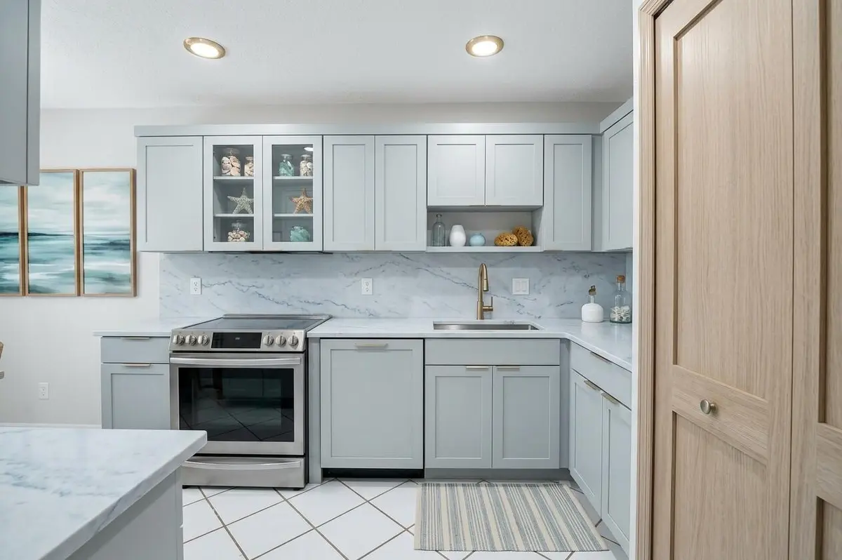 VIRTUAL Kitchen at 7 Southport Lane B, Boynton Beach
