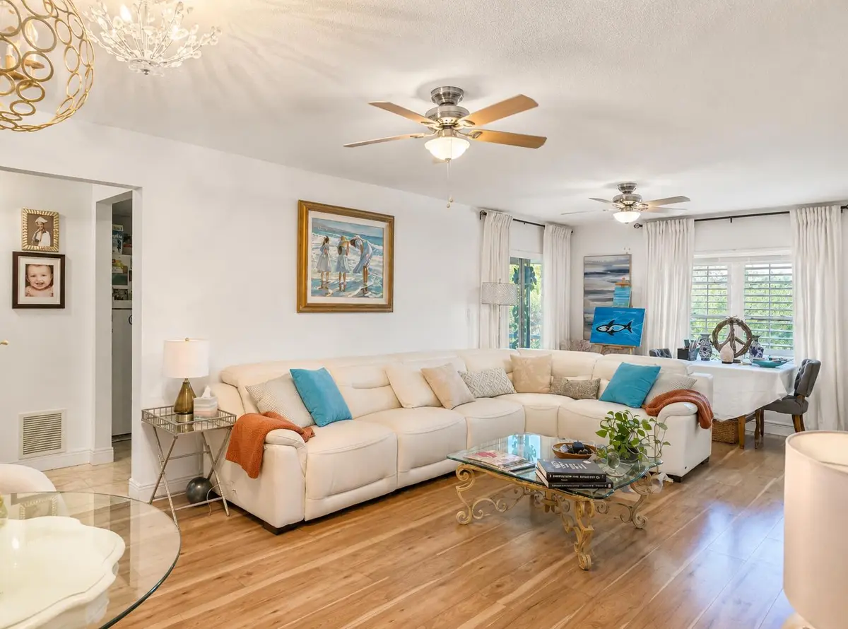 LIVING ROOM at 5570 Tamberlane Circle 331, Palm Beach Gardens