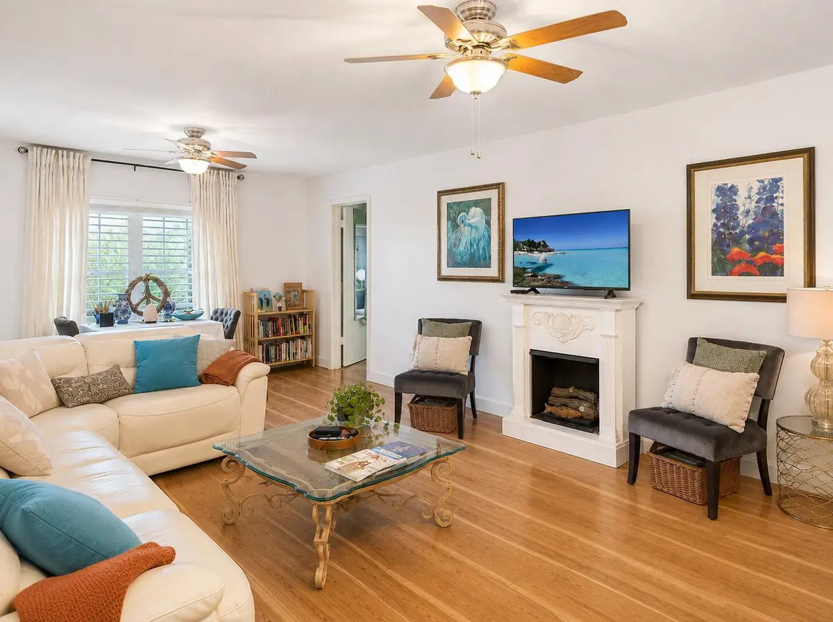LIVING ROOM at 5570 Tamberlane Circle 331, Palm Beach Gardens