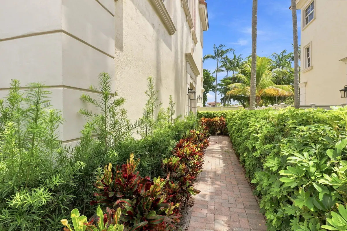 Front Walkway at 5570 NE TRIESTE Way, Boca Raton