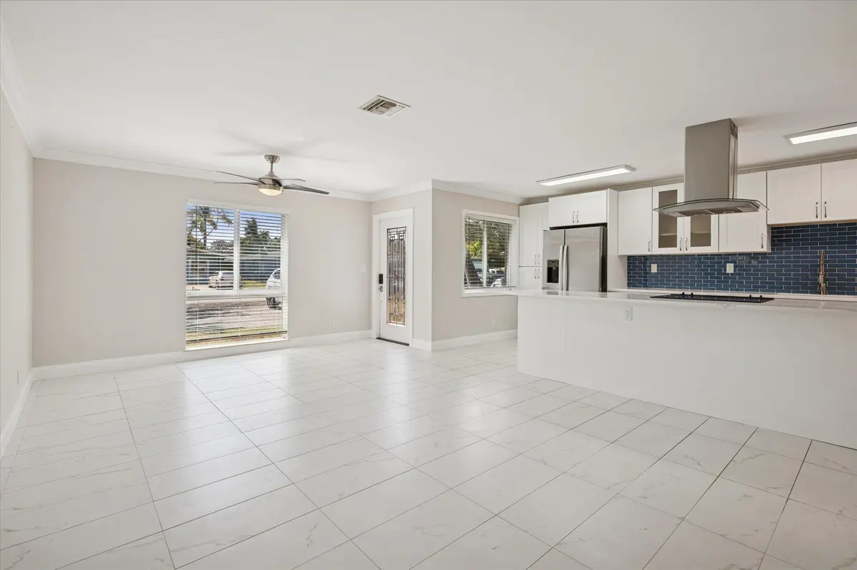 04-Holtzheuser-819 SW 13th St-4 at 819 SW 13TH Street, Fort Lauderdale