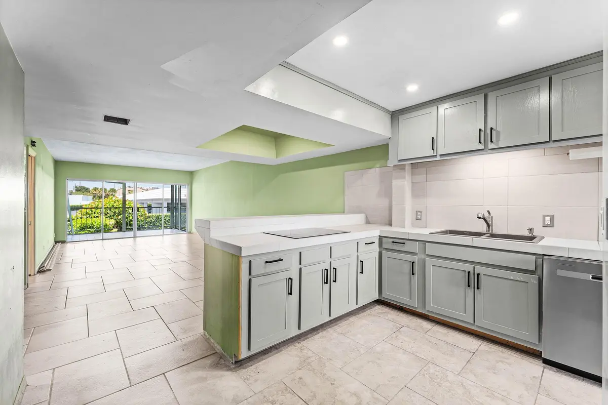 3 004-155YachtClubDrive-101-NorthPalmBea at 155 Yacht Club Drive 101, North Palm Beach