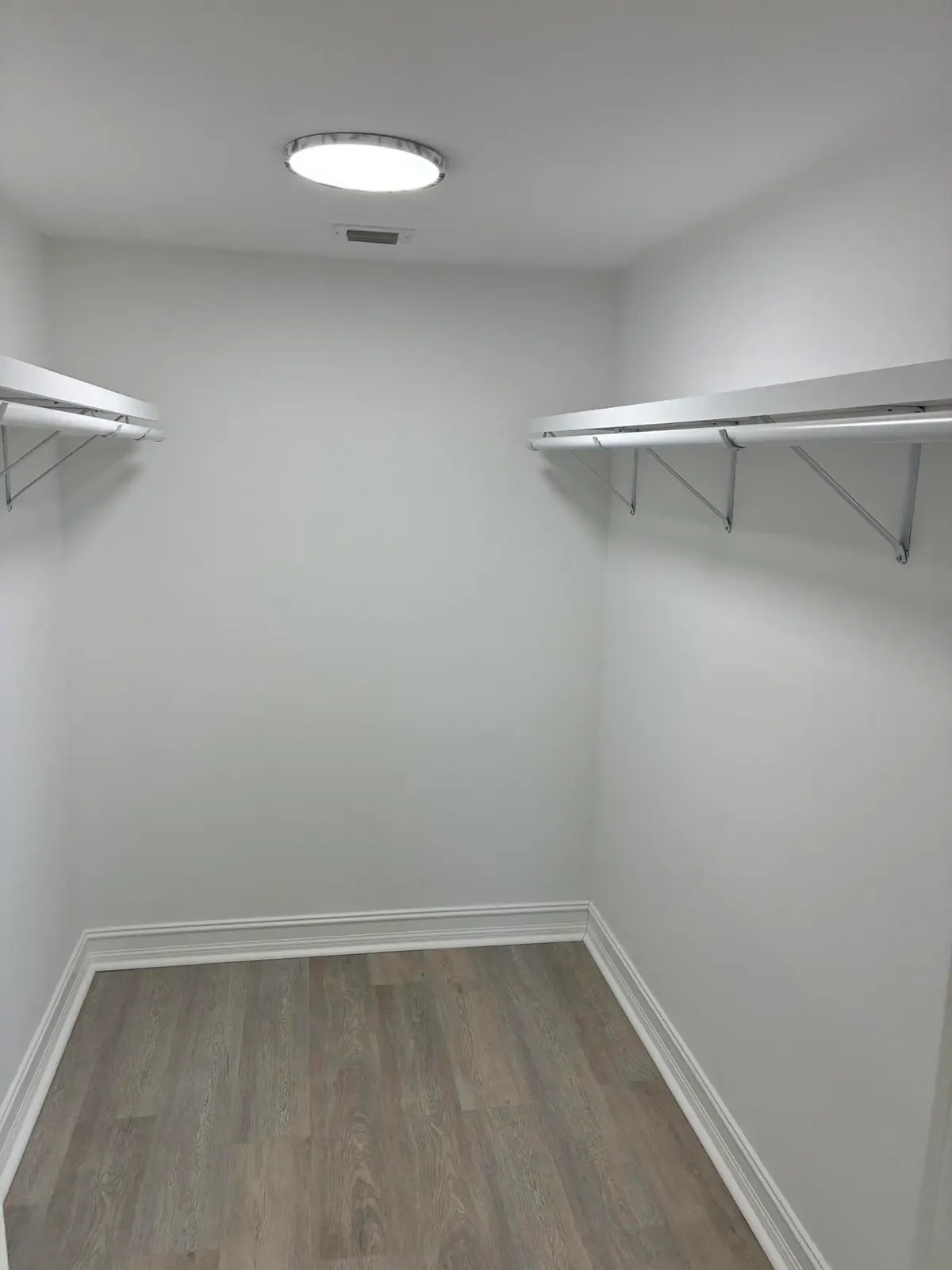 walk In at 1605 S US HIGHWAY 1 106M1, Jupiter