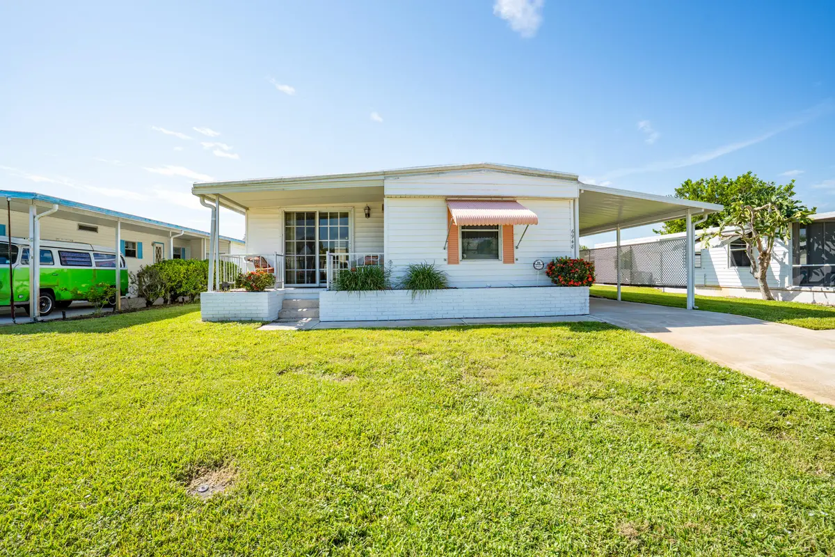 1 (4) at 6948 SE DELEGATE Street, Hobe Sound