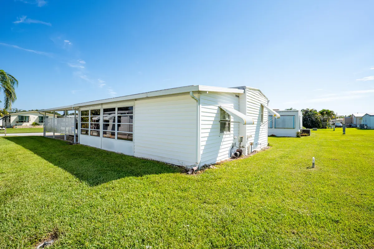 5 (1) at 6948 SE DELEGATE Street, Hobe Sound