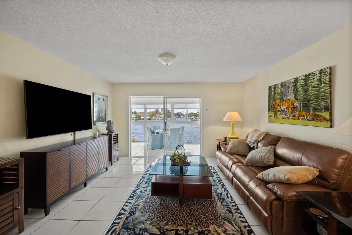 livingroom at 725 N RIVERSIDE Drive 203, Pompano Beach