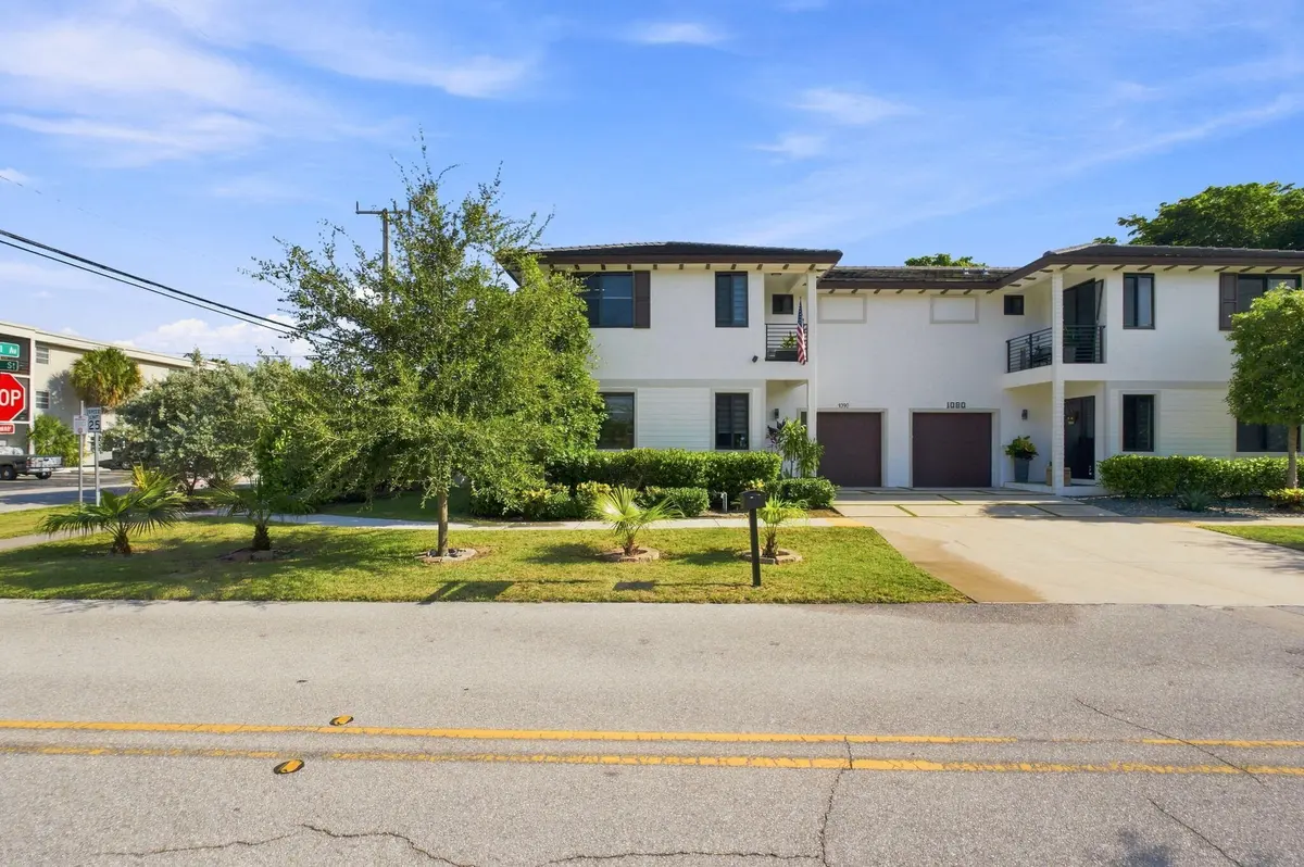 10-web-or-mls-002_DSC_00521 at 1090 SE 3RD Street 1090, Pompano Beach
