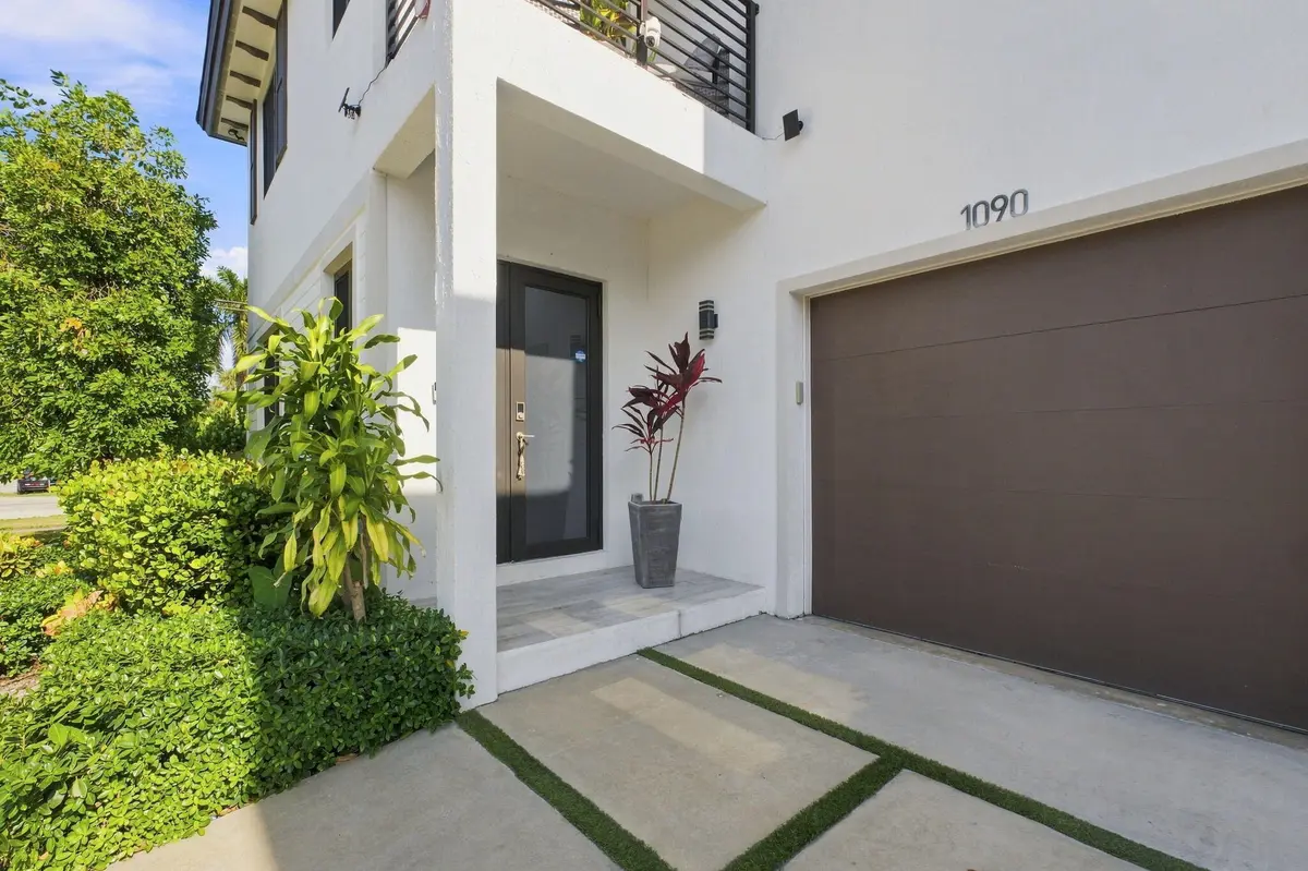 12-web-or-mls-002_DSC_00530 at 1090 SE 3RD Street 1090, Pompano Beach