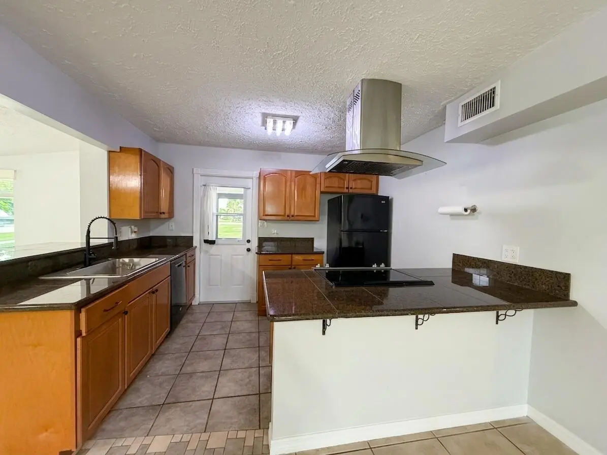 Kitchen at 1480 6th Avenue, Vero Beach