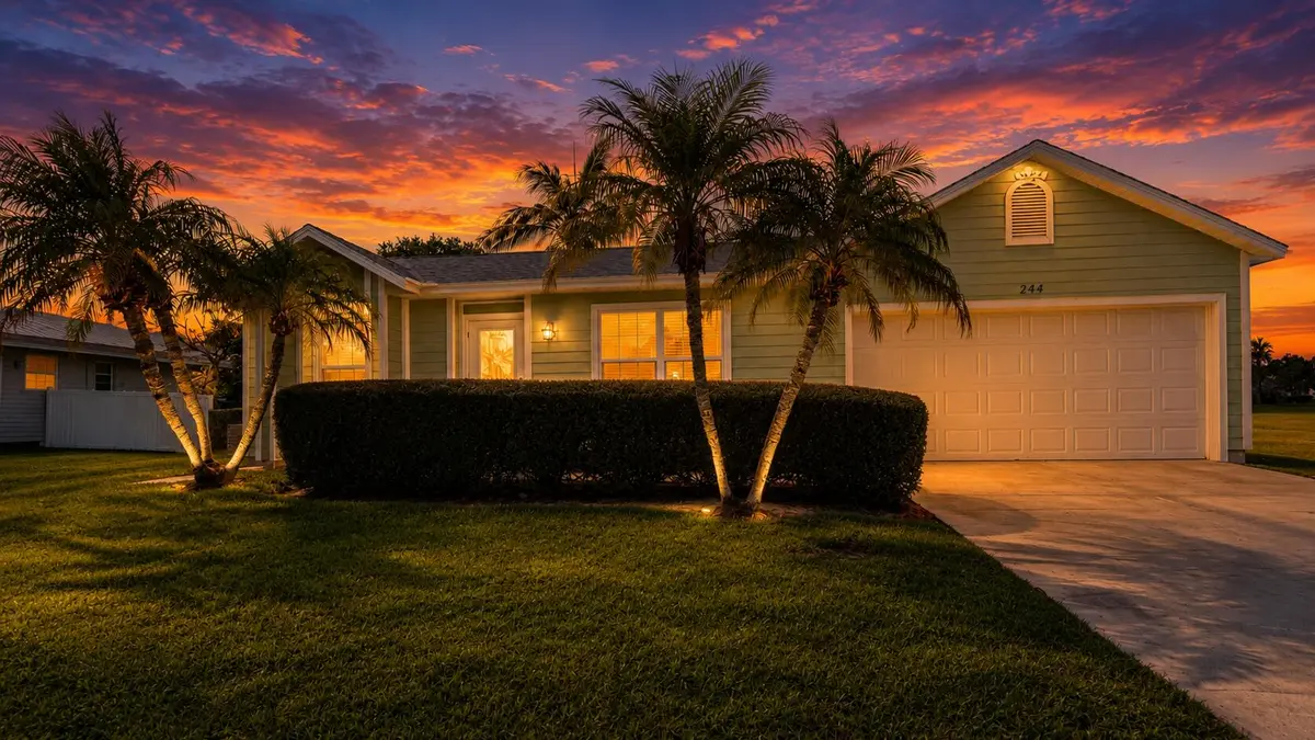 A795286E-20AB-429A-8FF2-EDF8FAB60C0B at 244 SW RIDGECREST Drive, Port St. Lucie