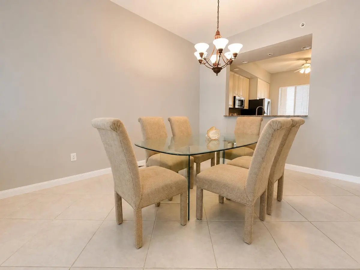 dining room at 6 HARBOUR ISLE Drive 205, Fort Pierce