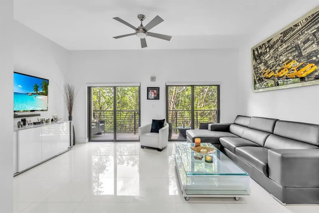 Photo 5 at 462 SE 1ST Circle, Pompano Beach