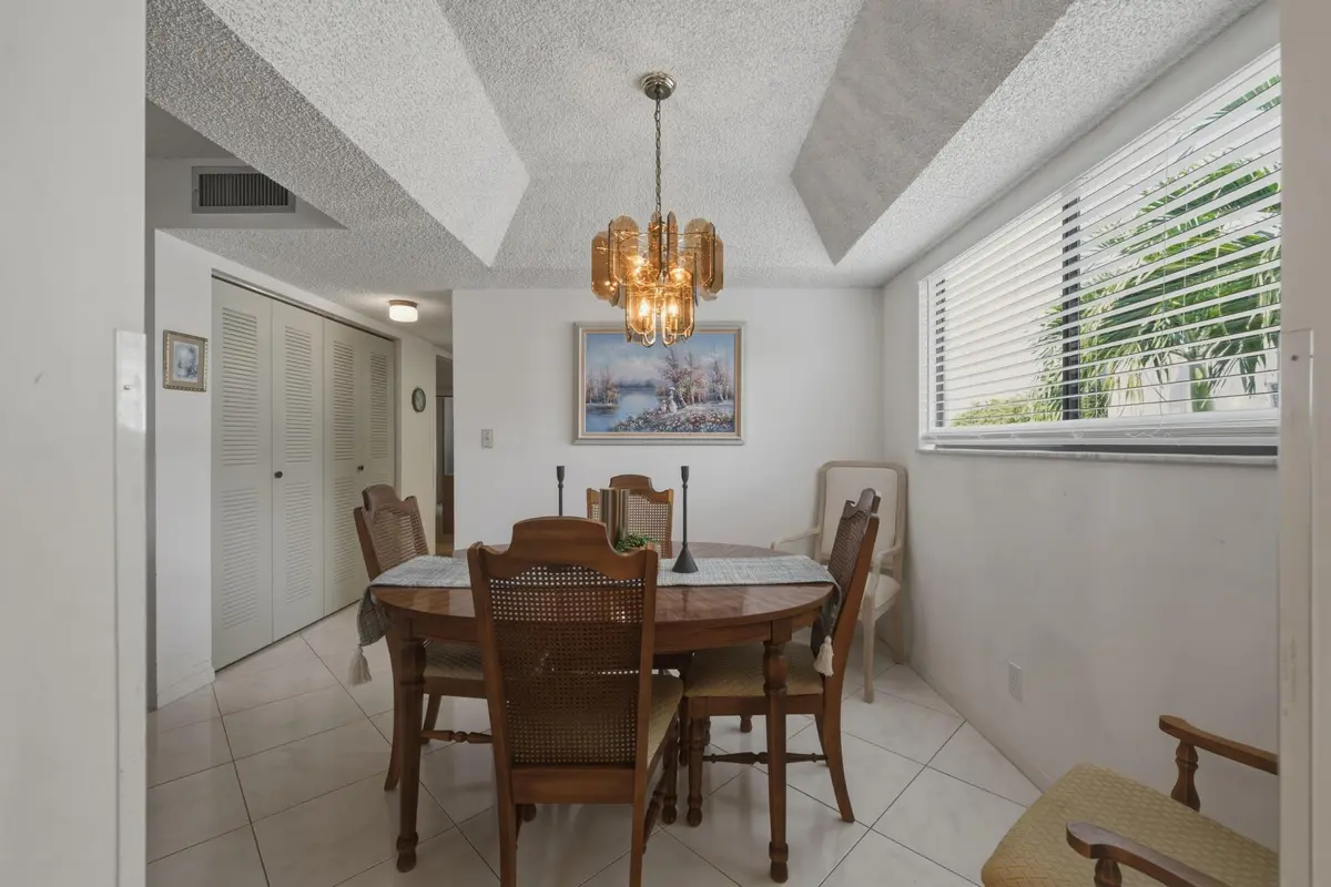 dining at 15108 ASHLAND Drive 217, Delray Beach
