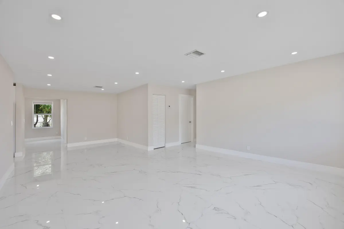. at 215 Evergreen Drive, West Palm Beach