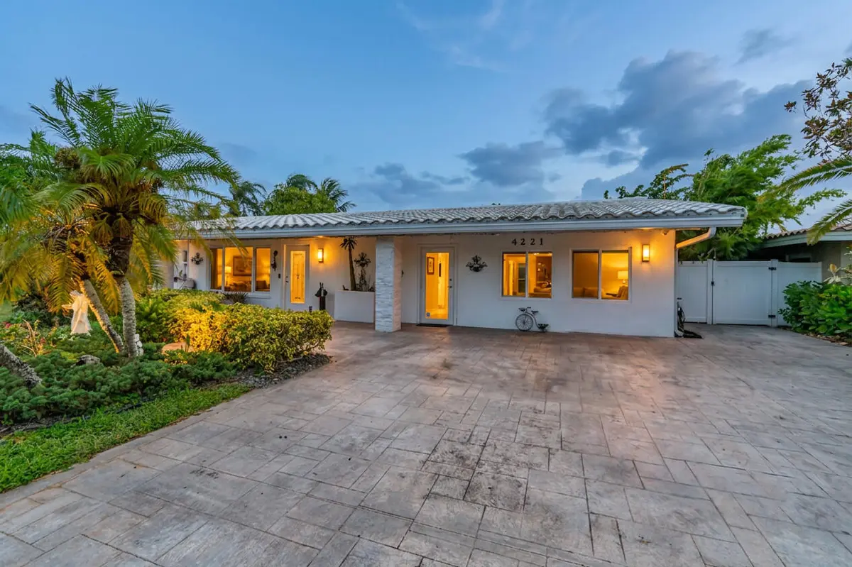 4221 front night. jpg at 4221 NE 16th Avenue, Oakland Park