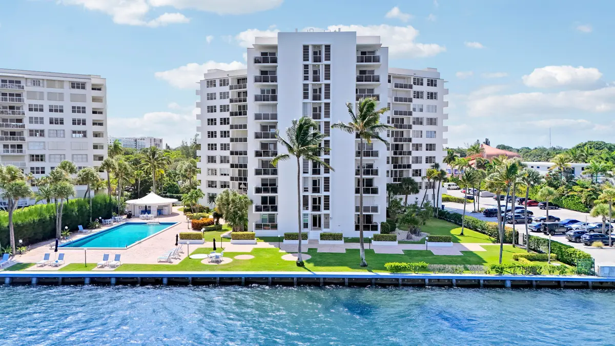 East Facade of La Fontana at 2800 N FLAGLER Drive 413, West Palm Beach
