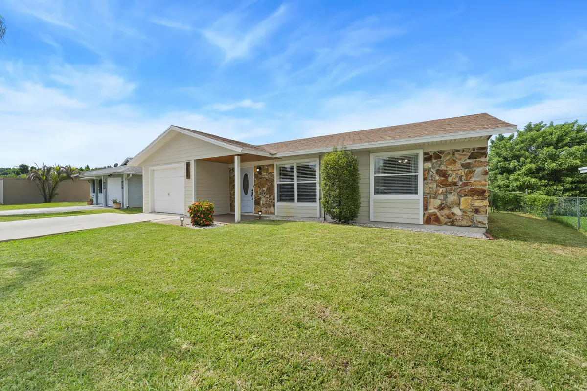 Front View at 3017 SE Orchid Street, Stuart