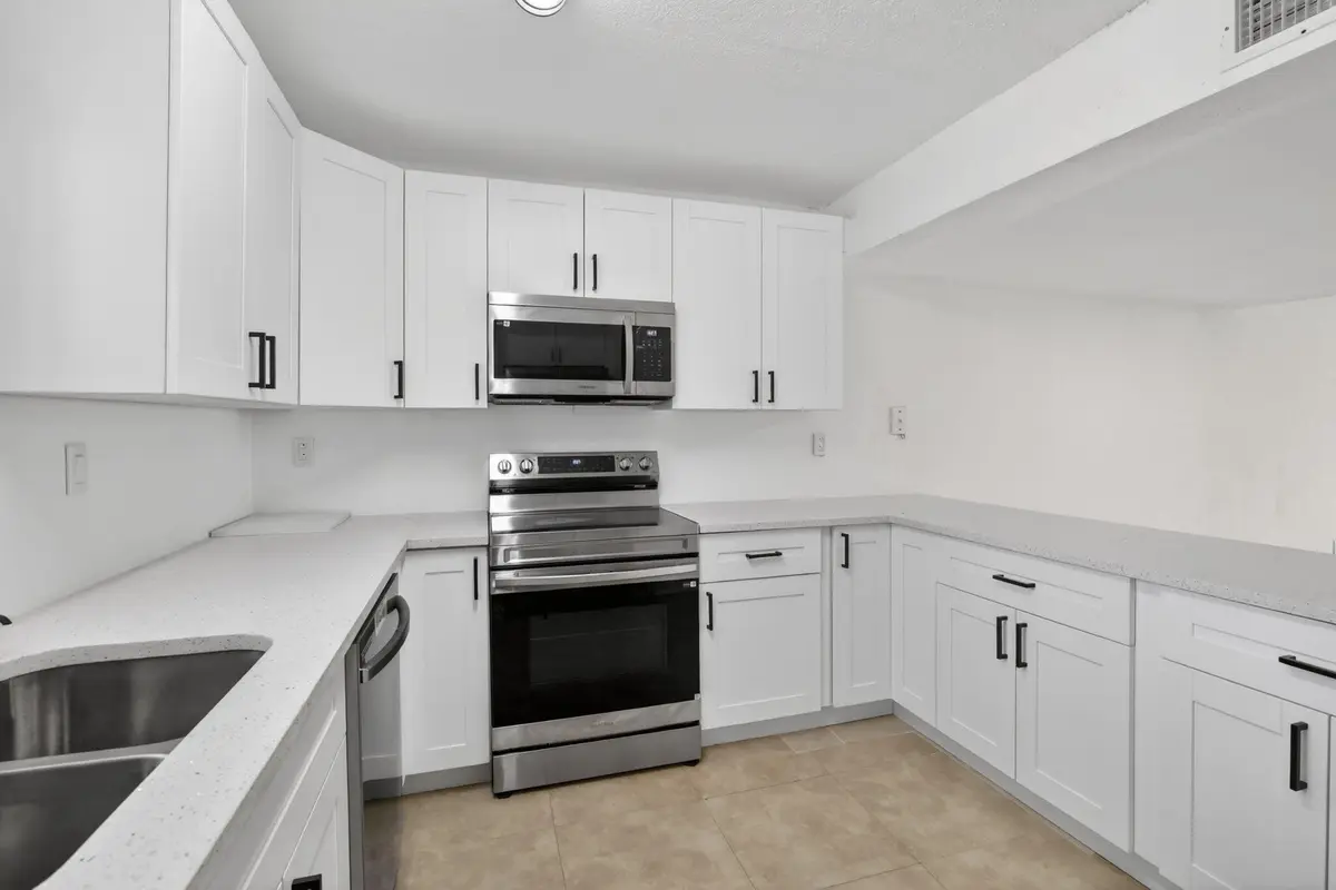 12-web-or-mls-_A7A7378 at 11556 NW 1ST Street, Plantation