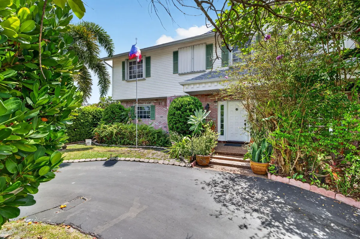 2-web-or-mls-699A3285 - Copy - Copy - Co at 1636 SE 14TH Street, Fort Lauderdale