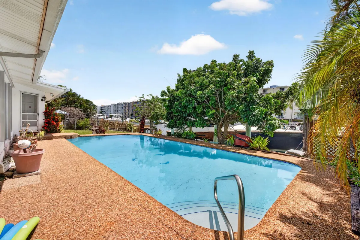 7-web-or-mls-699A3320 - Copy at 1636 SE 14TH Street, Fort Lauderdale