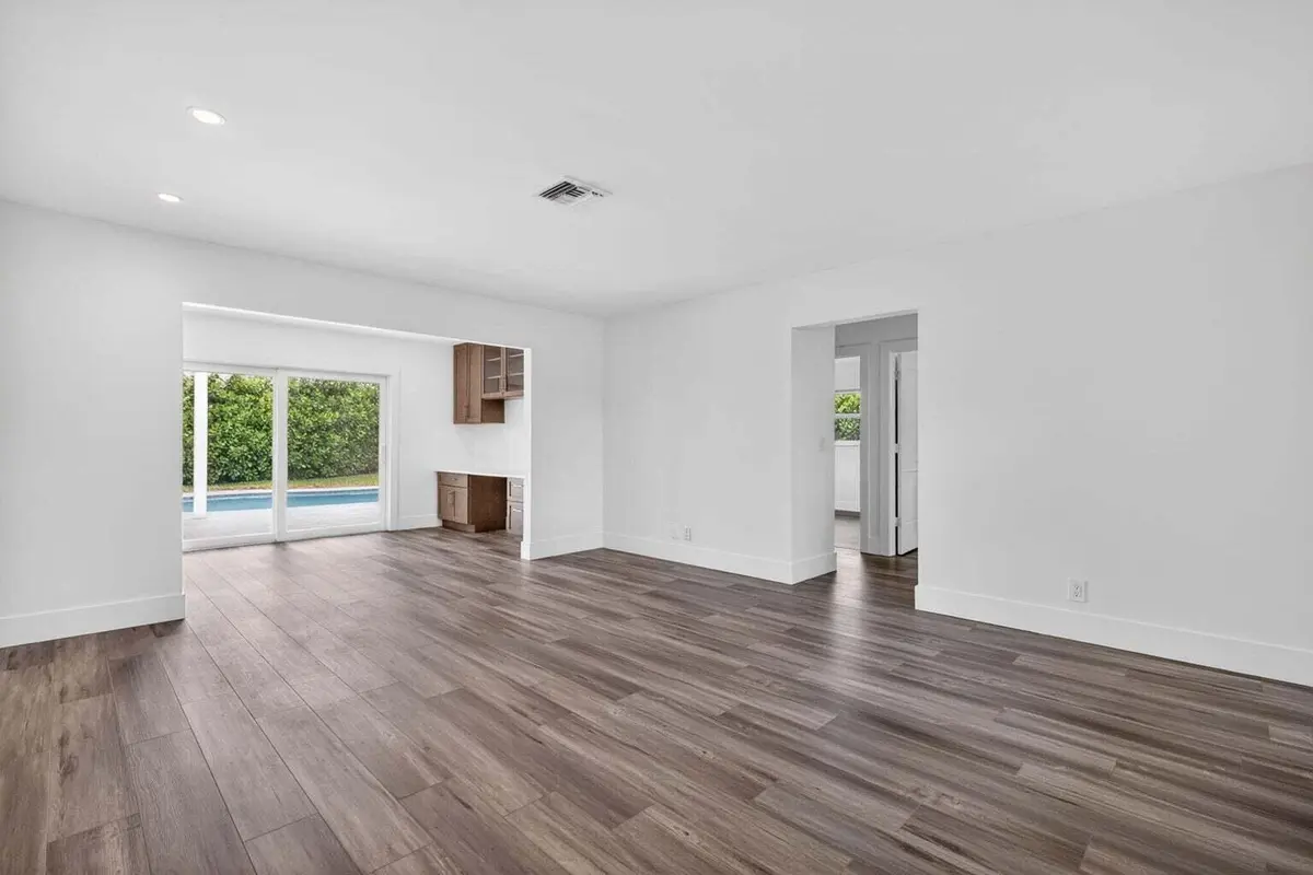 Living Room at 364 VENUS Avenue, Tequesta