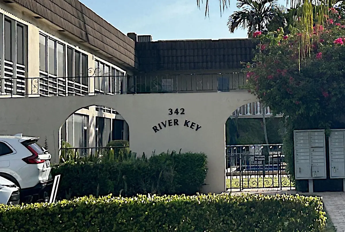 Front Complex at 342 Southwind Drive 203, North Palm Beach