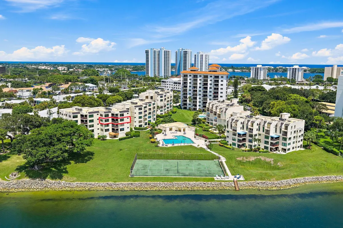 Aerial at 374 Golfview Road 405, North Palm Beach