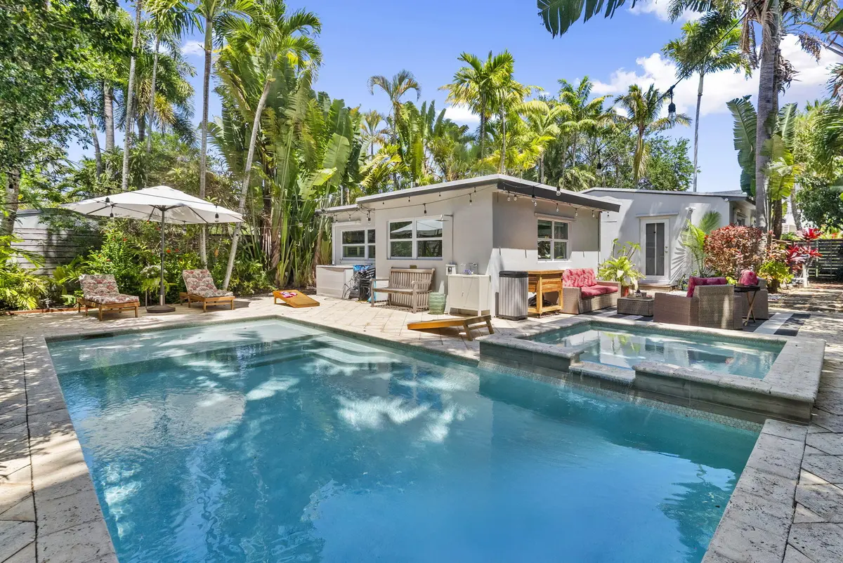35-web-or-mls-DSC02086 at 1627 NE 17TH Avenue, Fort Lauderdale