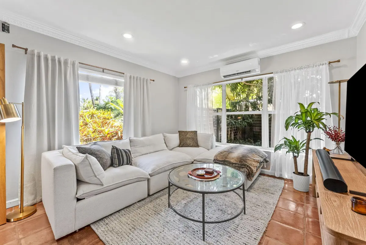 22-web-or-mls-DSC02038 at 1627 NE 17TH Avenue, Fort Lauderdale