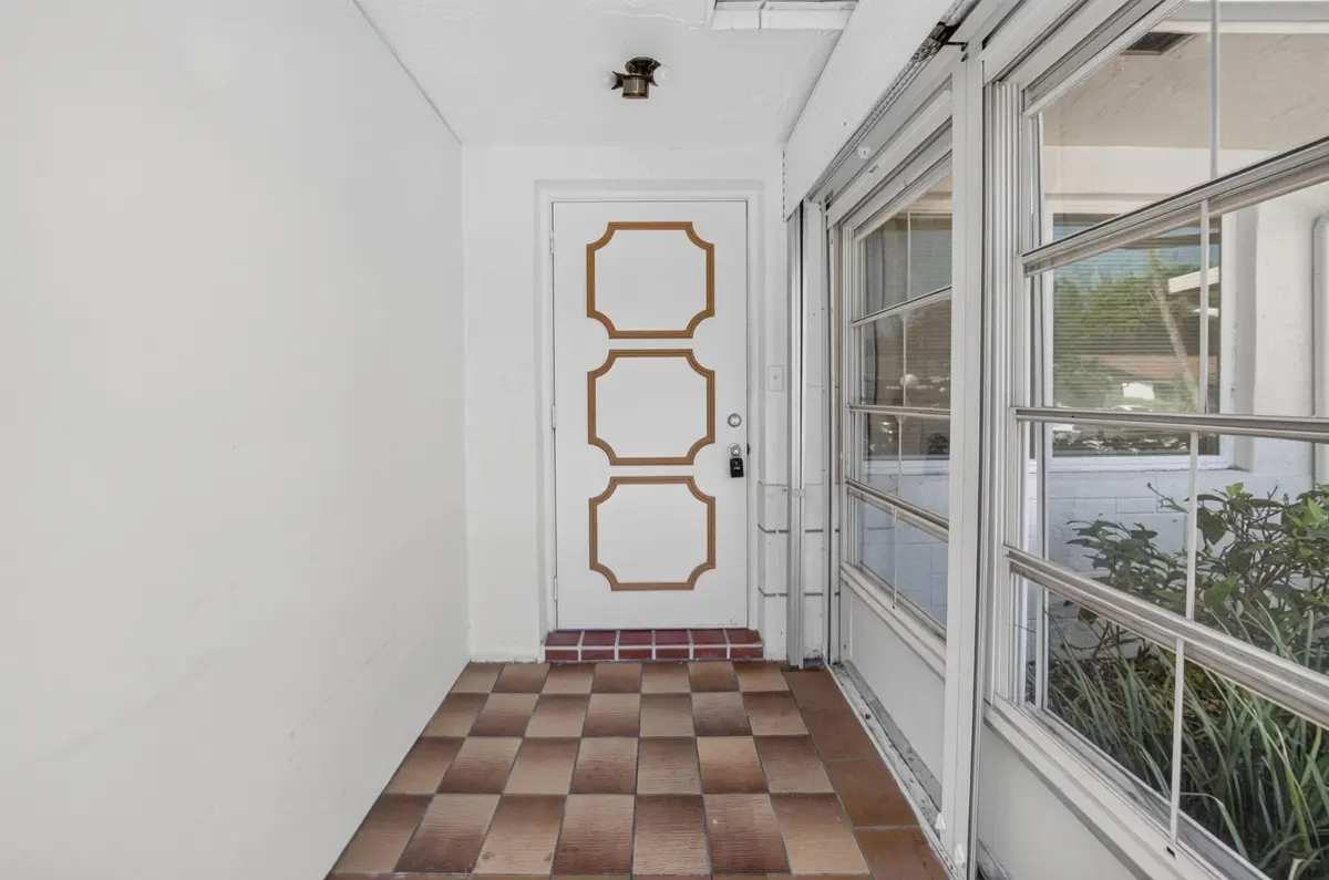 Front Entry at 6070 La Palma Lane, Delray Beach